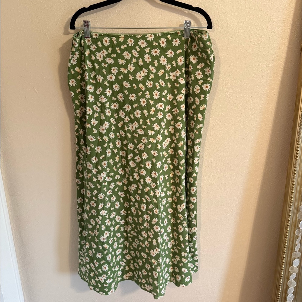 SHEIN Green Floral Midi Skirt